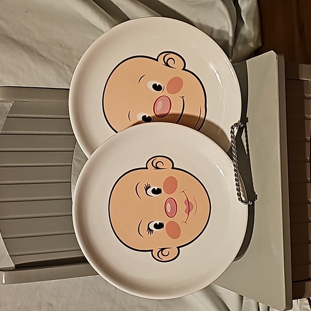 Fred Plays With His Food Plates